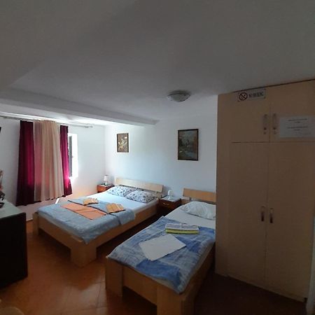 Apartments Kovacevic Petrovac Bilik gambar