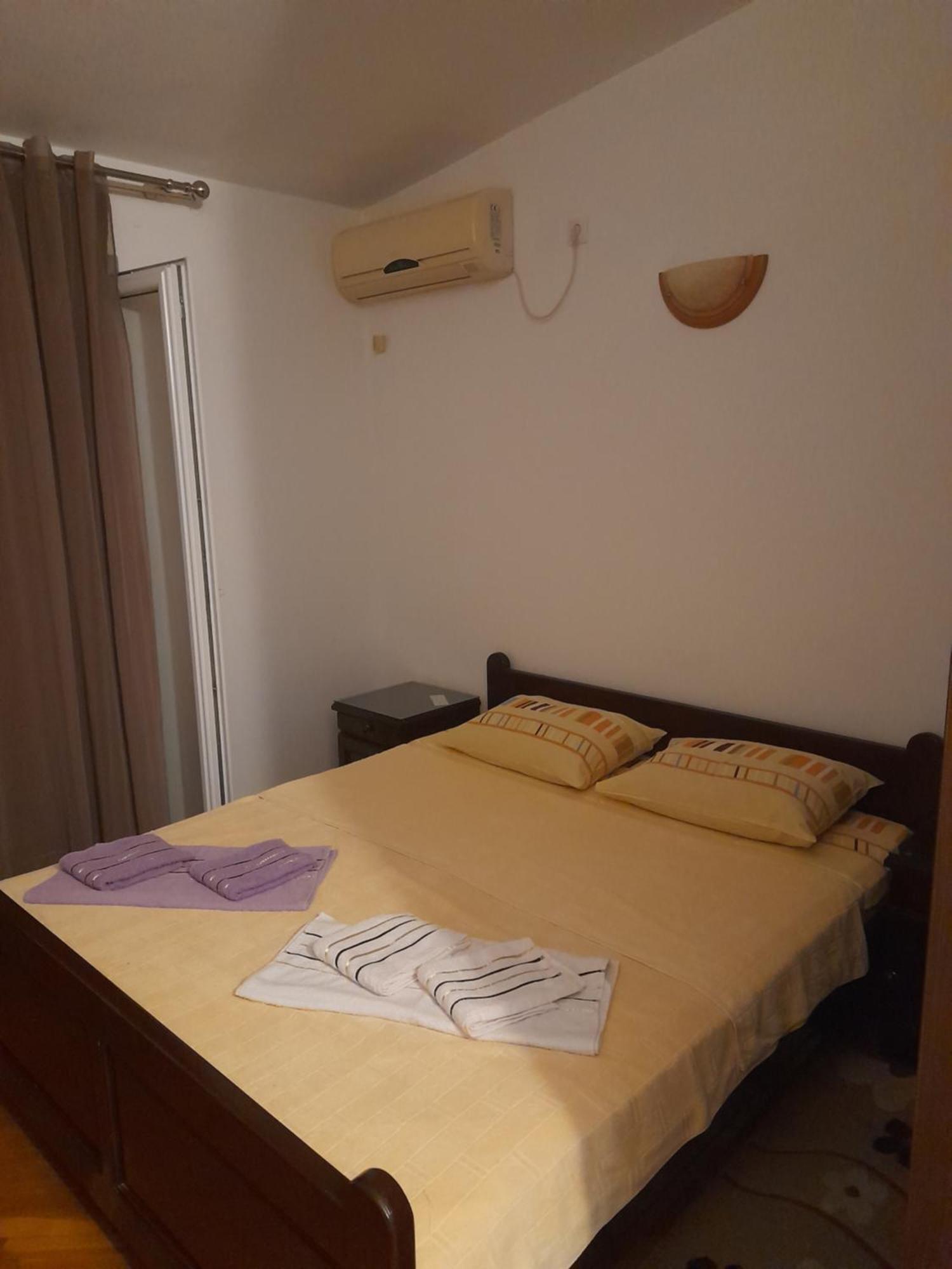 Apartments Kovacevic Petrovac Bilik gambar
